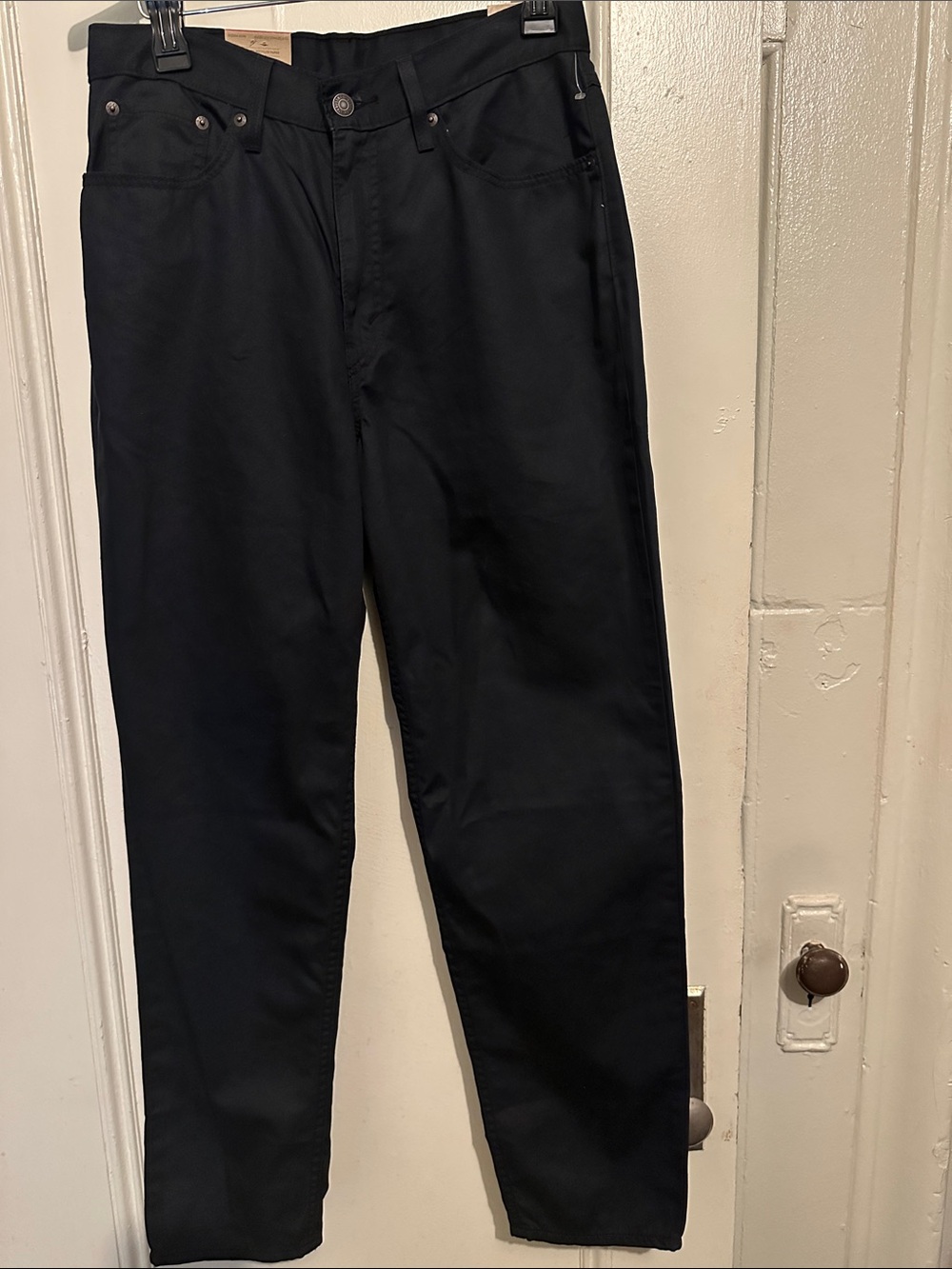 NWT Levi's Black Straight-Leg Women's Mom Jeans. Size 30 x 30.